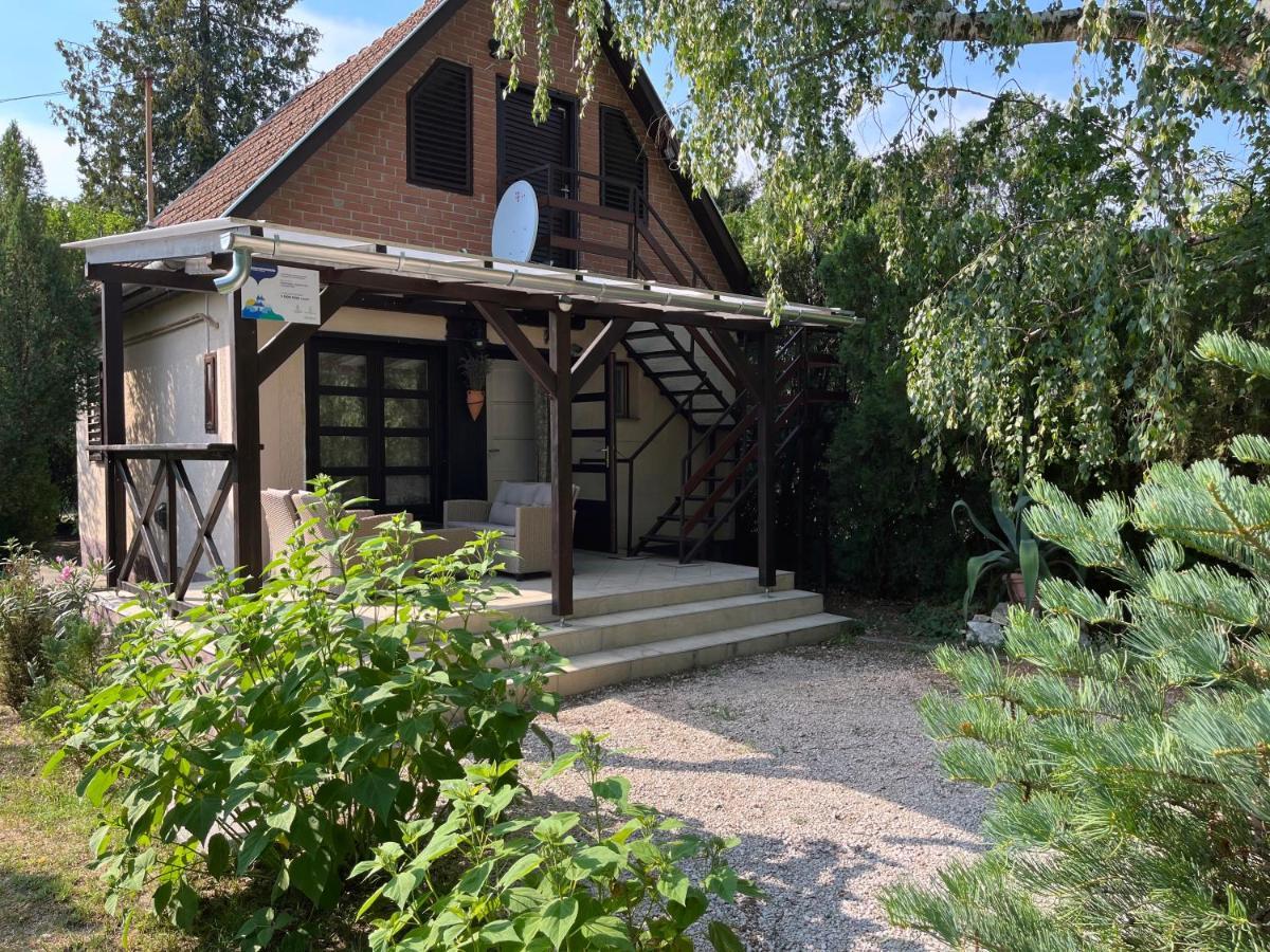 Aranypart Vendeghaz - Tiszakecske Villa ภายนอก รูปภาพ